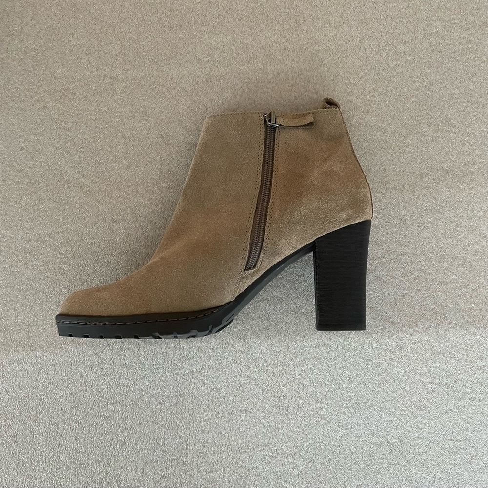 Caslon Taupe Leather Ankle Boots Size 41